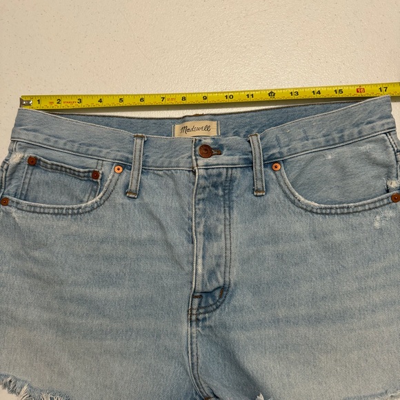 Madewell Relaxed Denim Shorts in Cedarcroft Wash 29 - Picture 11 of 15
